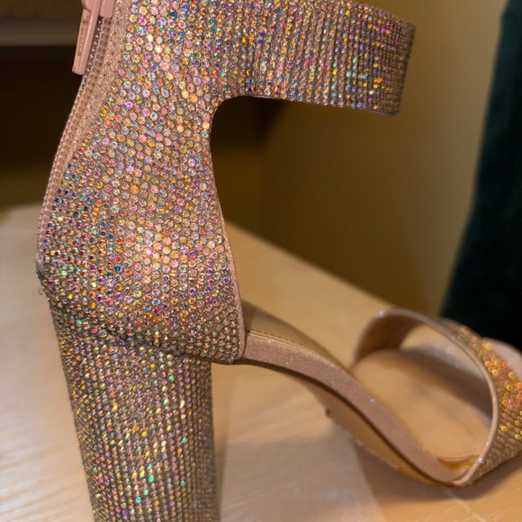 Gianni Bini Ronilynn Bling Jewel Embellished Heel - Picture 15 of 16